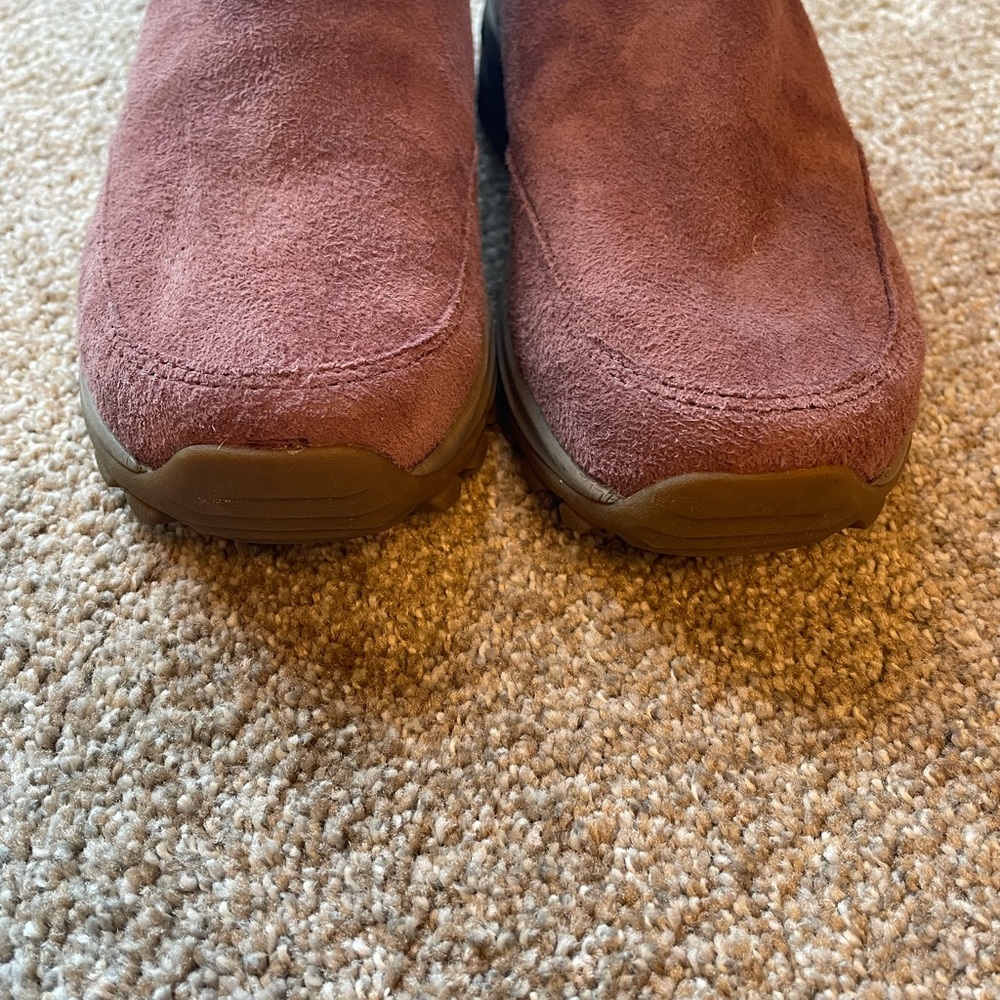 Merrell Women's Burgundy Winter Boots - Picture 6 of 10